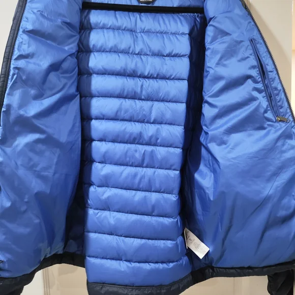 Patagonia Men's Down Sweater Hoody
Size M - Picture 8 of 9